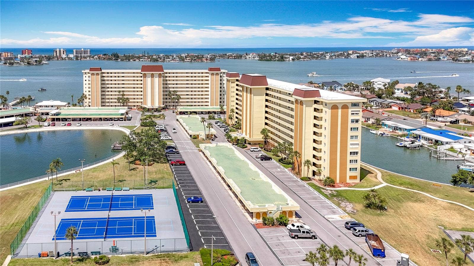 4725 COVE CIRCLE, #908, St Petersburg, FL 33708 4725 COVE CIRCLE, #908, St Petersburg, FL 33708