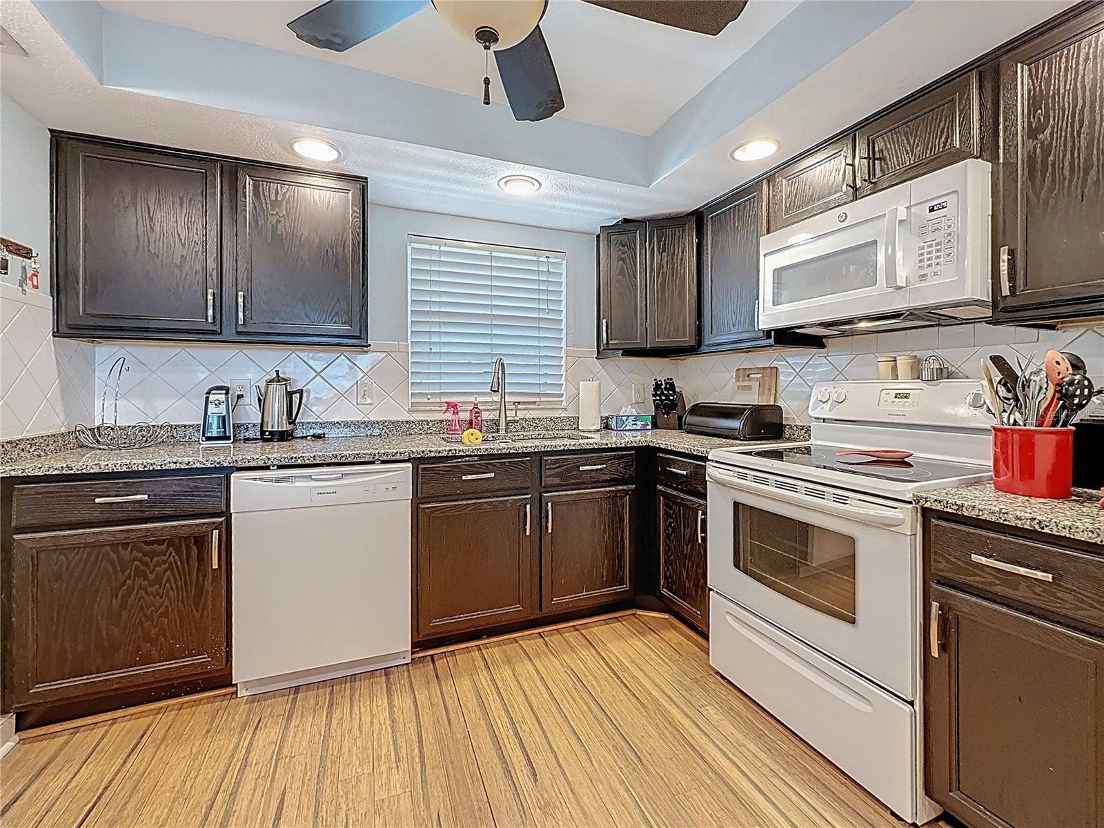 4725 COVE CIRCLE, #908, St Petersburg, FL 33708 Nice view of how large the kitchen is.