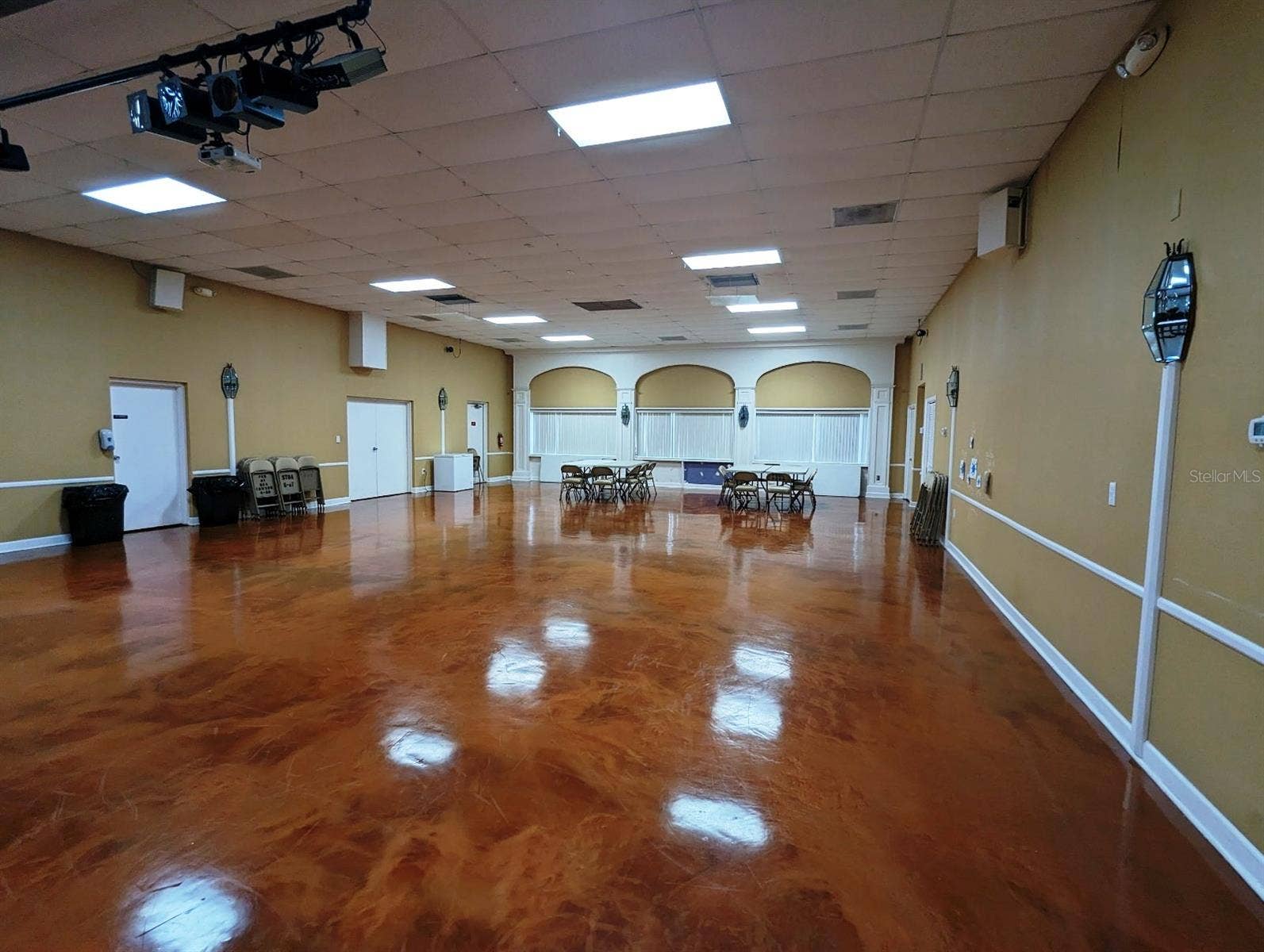 4725 COVE CIRCLE, #908, St Petersburg, FL 33708 Entertainment room in the clubhouse at Sea Tower