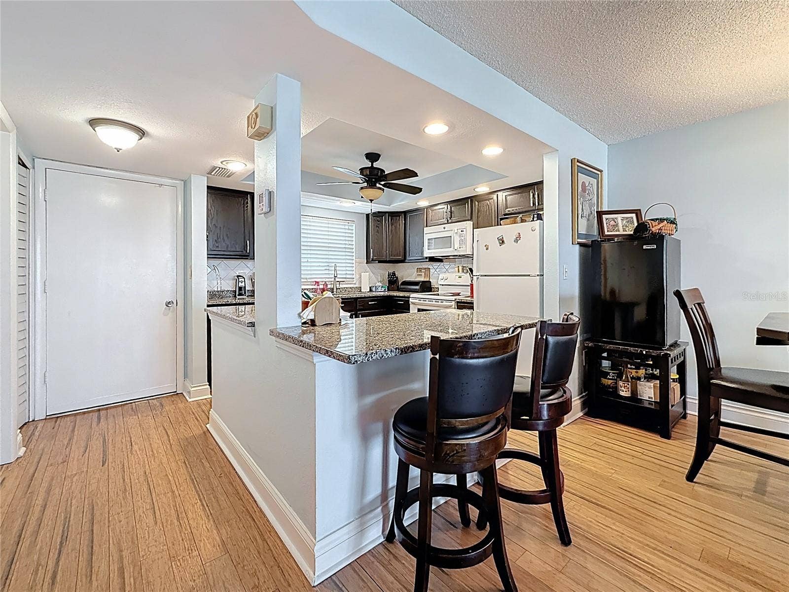 4725 COVE CIRCLE, #908, St Petersburg, FL 33708 This is an added plus that you have a breakfast bar in the ktichen