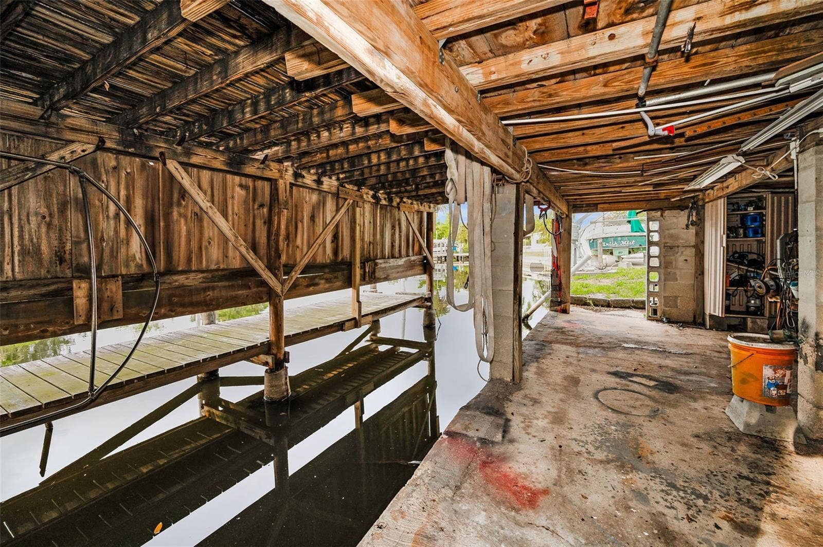 394 GEORGIA AVENUE, Crystal Beach, FL 34681 Boathouse Interior