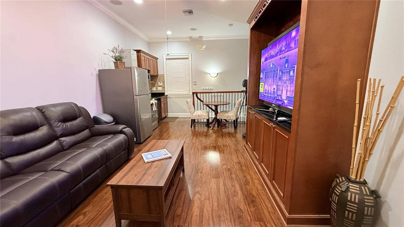 Garage Apartment Lvingroom Dining Kitchenette