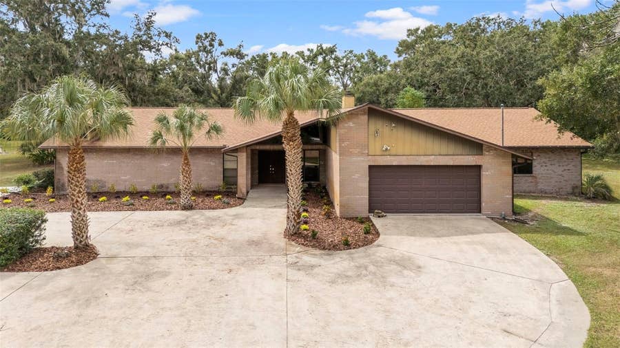 Property photo for 309 HIDDEN LAKE DRIVE, Brandon, FL