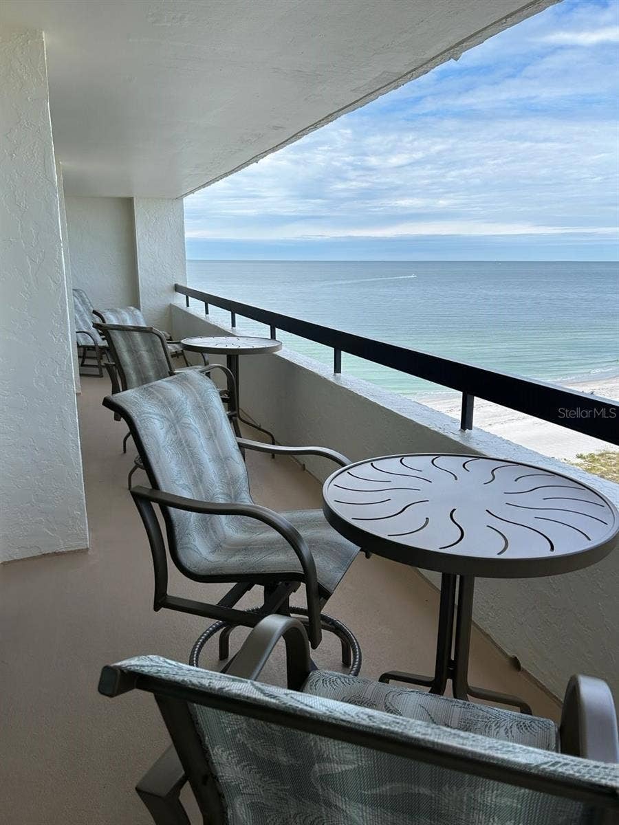 1460 GULF BOULEVARD, #1105, Clearwater Beach, FL 33767 1460 GULF BOULEVARD, #1105, Clearwater Beach, FL 33767