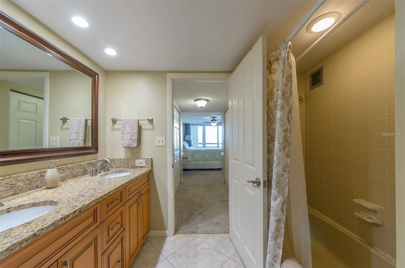 1460 GULF BOULEVARD, #1105, Clearwater Beach, FL 33767 1460 GULF BOULEVARD, #1105, Clearwater Beach, FL 33767