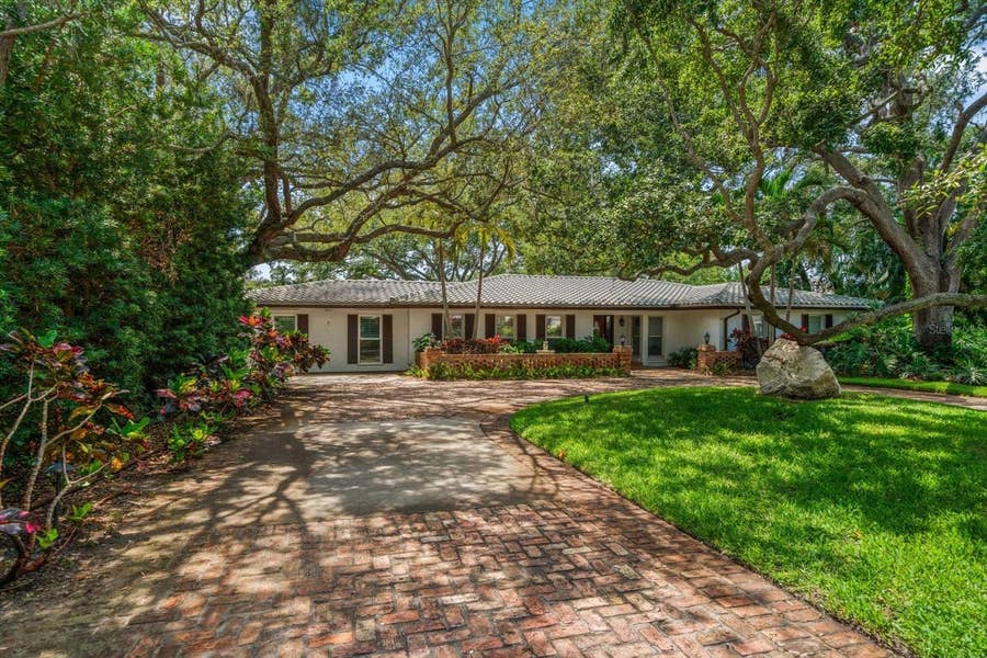 Property photo for 7 ROSERY LANE, Belleair, FL