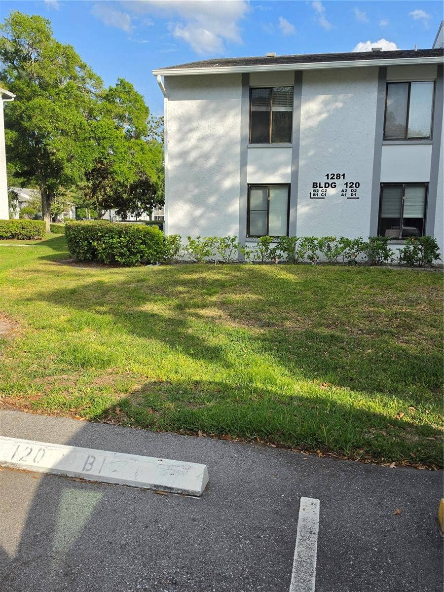 Property photo for 1281 PINE RIDGE CIRCLE E, #B1, Tarpon Springs, FL