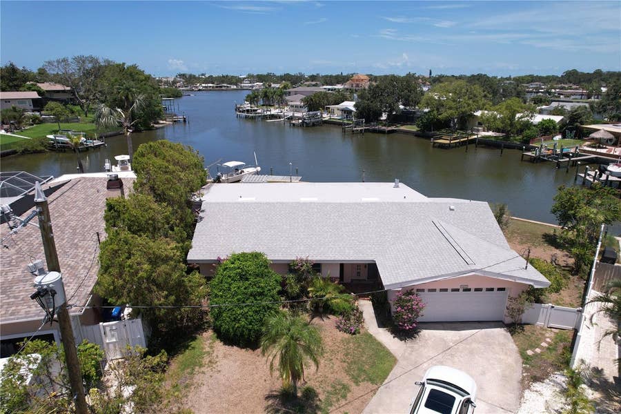 Property photo for 3995 SOUTH CIRCLE, Largo, FL