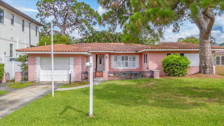 Property photo for 267 SNELL ISLE BOULEVARD NE, St Petersburg, FL