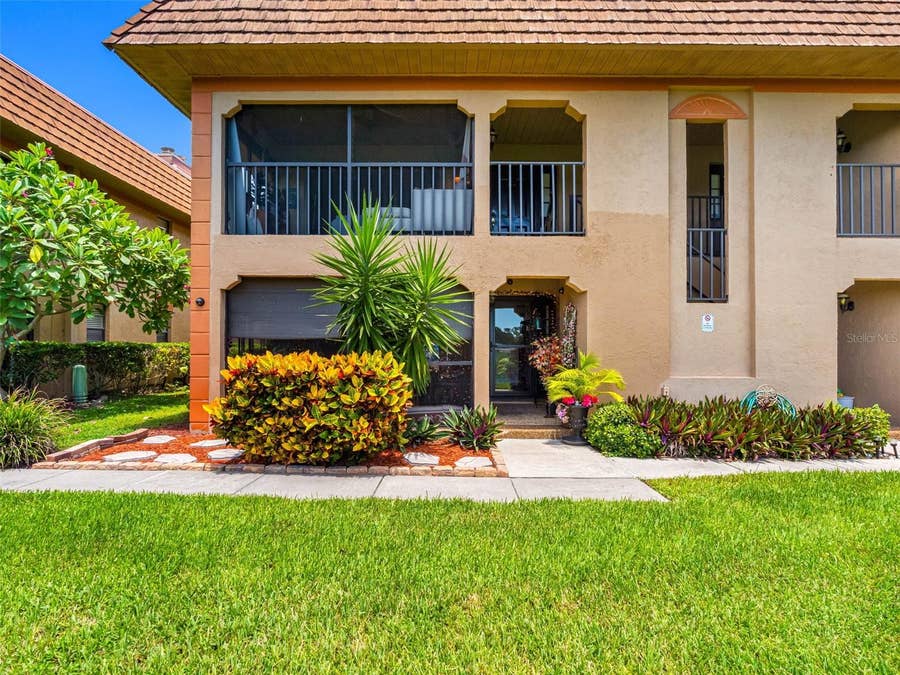 Property photo for 10182 SEMINOLE ISLAND DR, Largo, FL