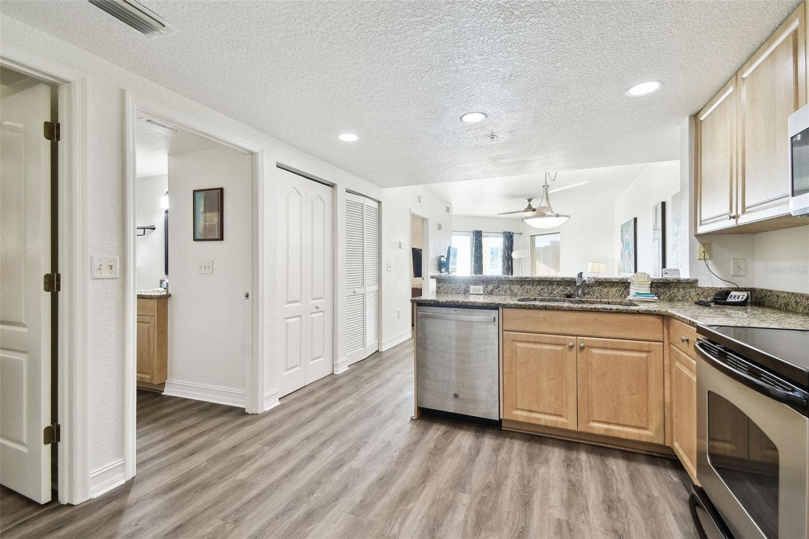 11605 GULF BOULEVARD, #402, Treasure Island, FL 33706