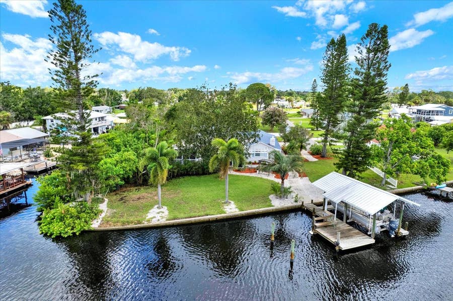 Property photo for 102 W NORTH BRANCH ROAD, Ruskin, FL