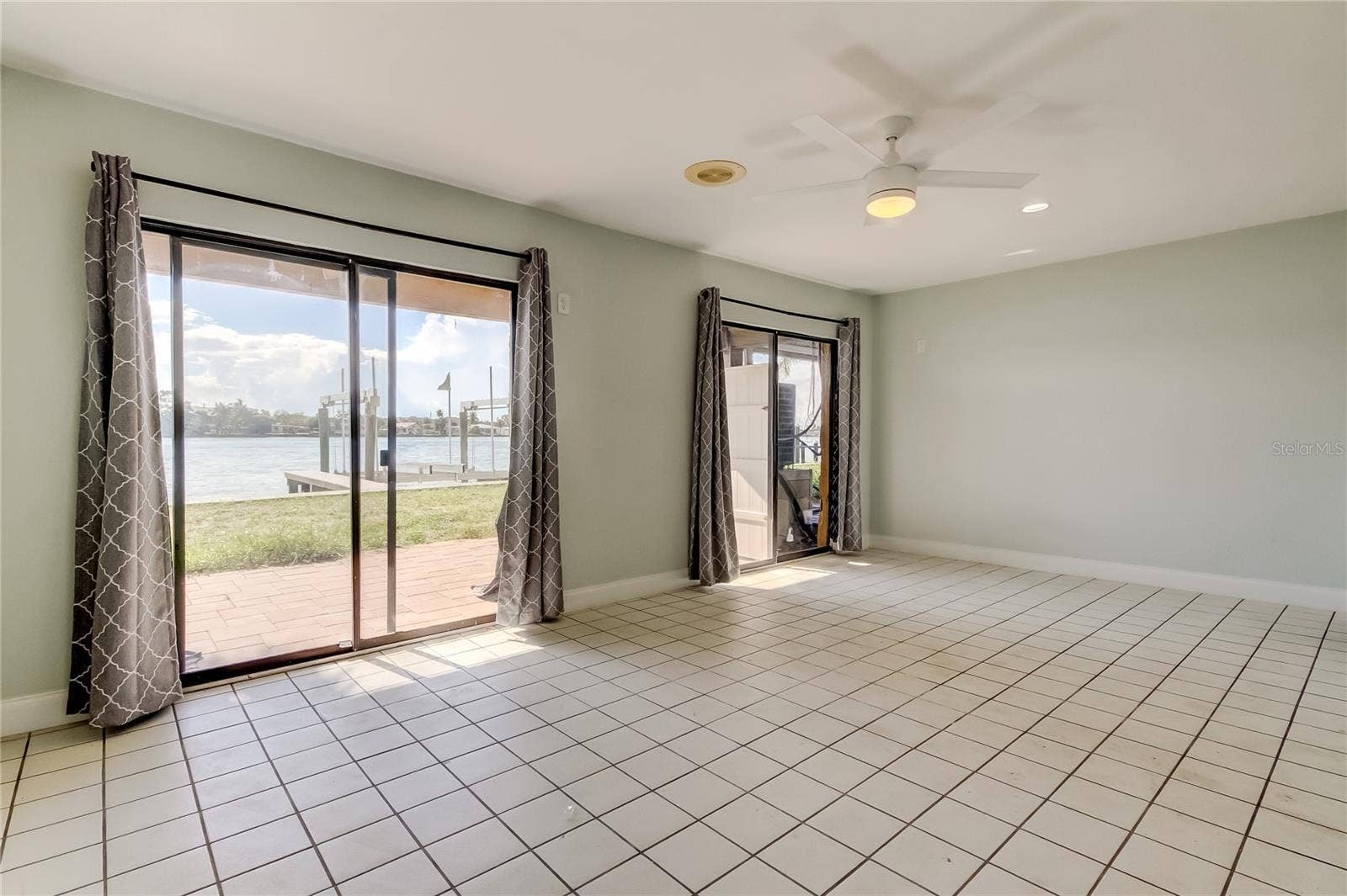 135 92ND AVENUE, #5, Treasure Island, FL 33706