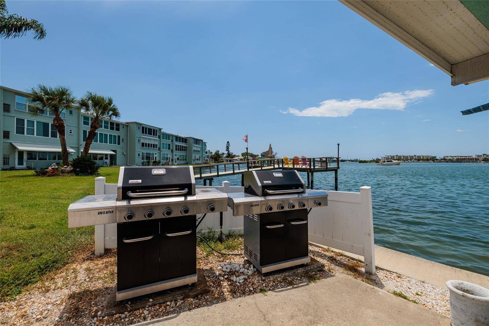 1893 SHORE DRIVE S, #209, South Pasadena, FL 33707 Clubhouse picnic area grills.