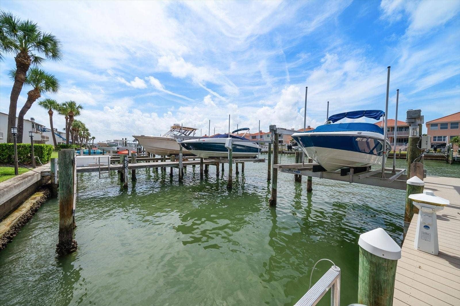 119 MARINA DEL REY COURT, Clearwater Beach, FL 33767 Slip with boat lift to accommodate boats up to 20,000 lbs.
