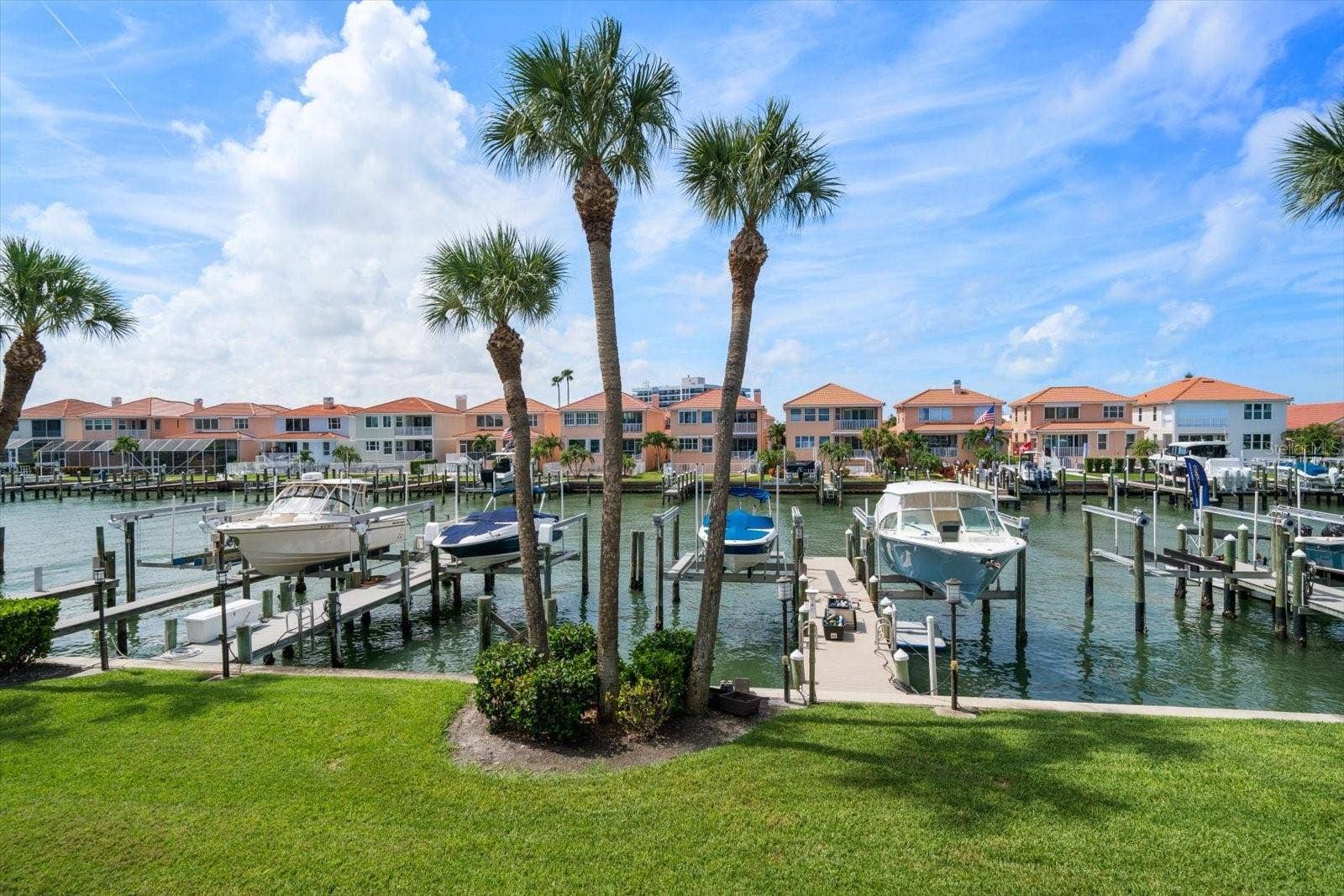 119 MARINA DEL REY COURT, Clearwater Beach, FL 33767 Swim, fish, and play all day at Marina Del Rey!