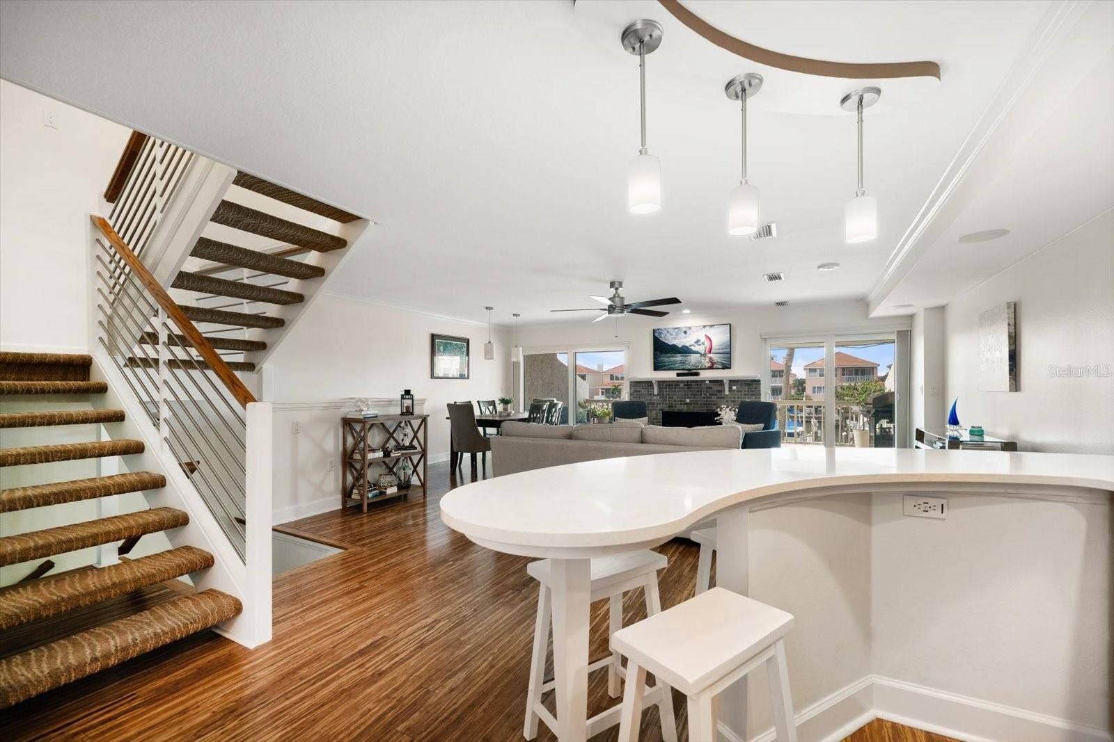 119 MARINA DEL REY COURT, Clearwater Beach, FL 33767 Eat-in space in the kitchen overlooks the living area and out onto the gorgeous waterfront!