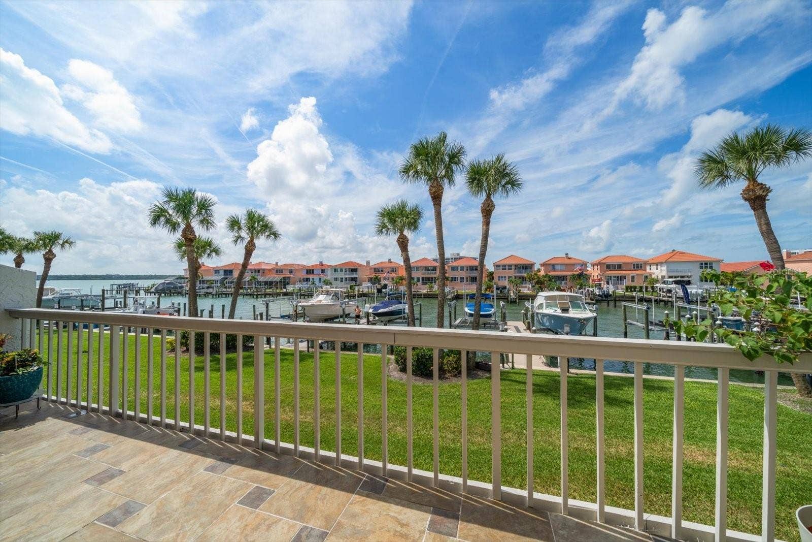 119 MARINA DEL REY COURT, Clearwater Beach, FL 33767 Relax and enjoy day and night!
