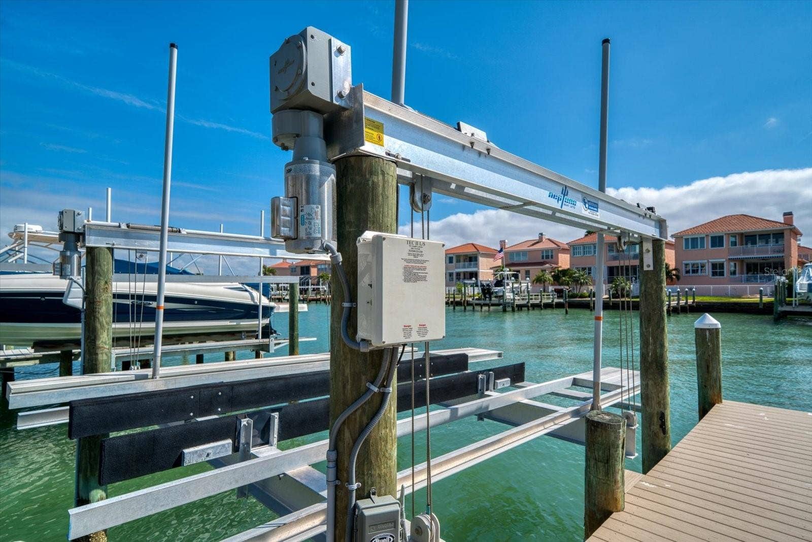 119 MARINA DEL REY COURT, Clearwater Beach, FL 33767 20,000 lbs capacity lift.