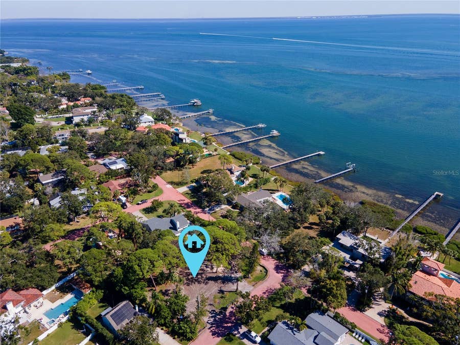 Property photo for 1125L FRIENDLY WAY S, St Petersburg, FL