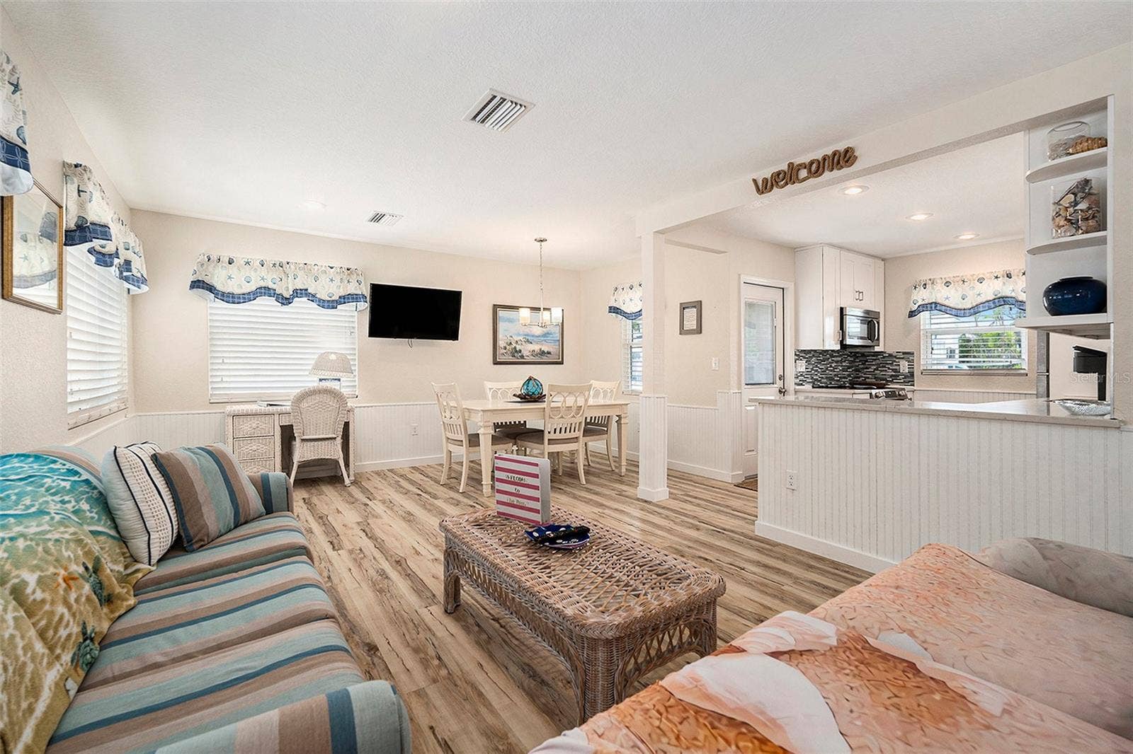 8425 W GULF BOULEVARD, Treasure Island, FL 33706 Montauk floor view