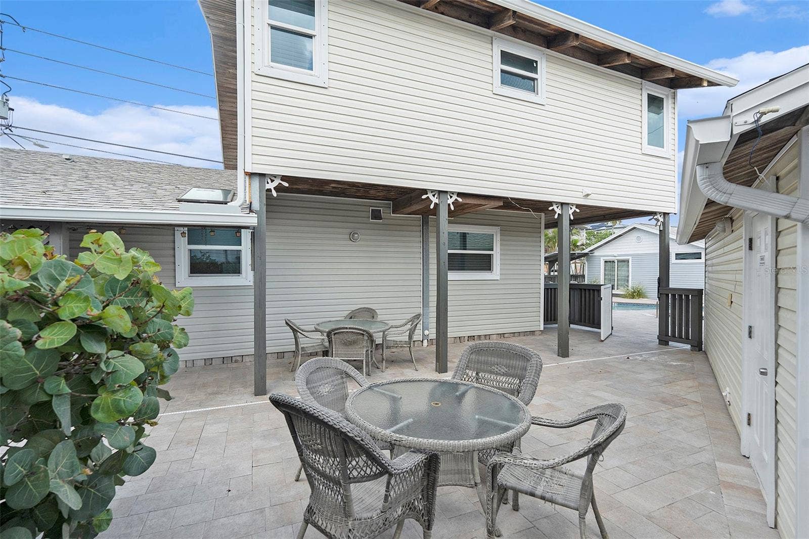 8425 W GULF BOULEVARD, Treasure Island, FL 33706 Northport back patio extra seating