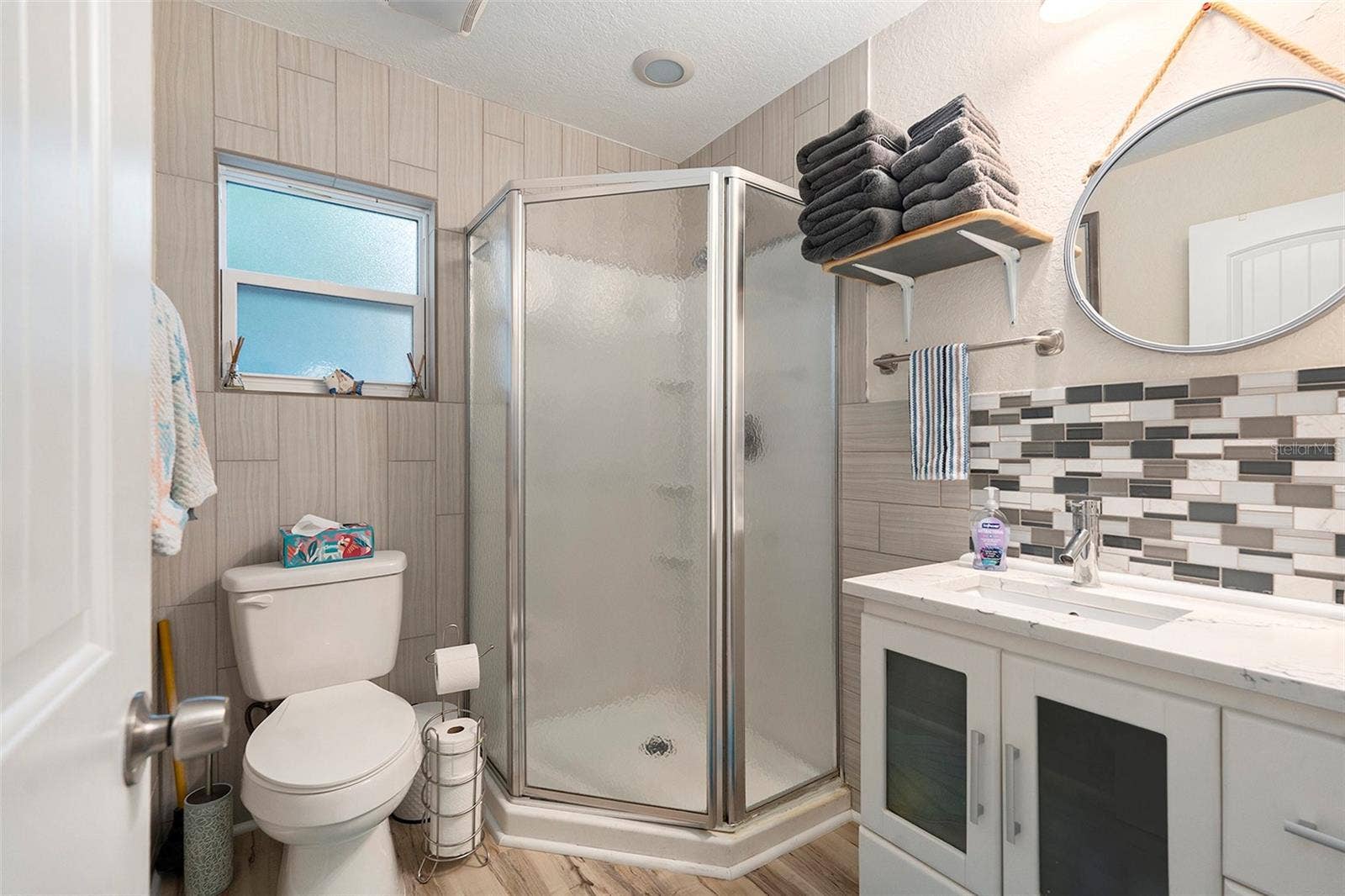 8425 W GULF BOULEVARD, Treasure Island, FL 33706 Northport second bath