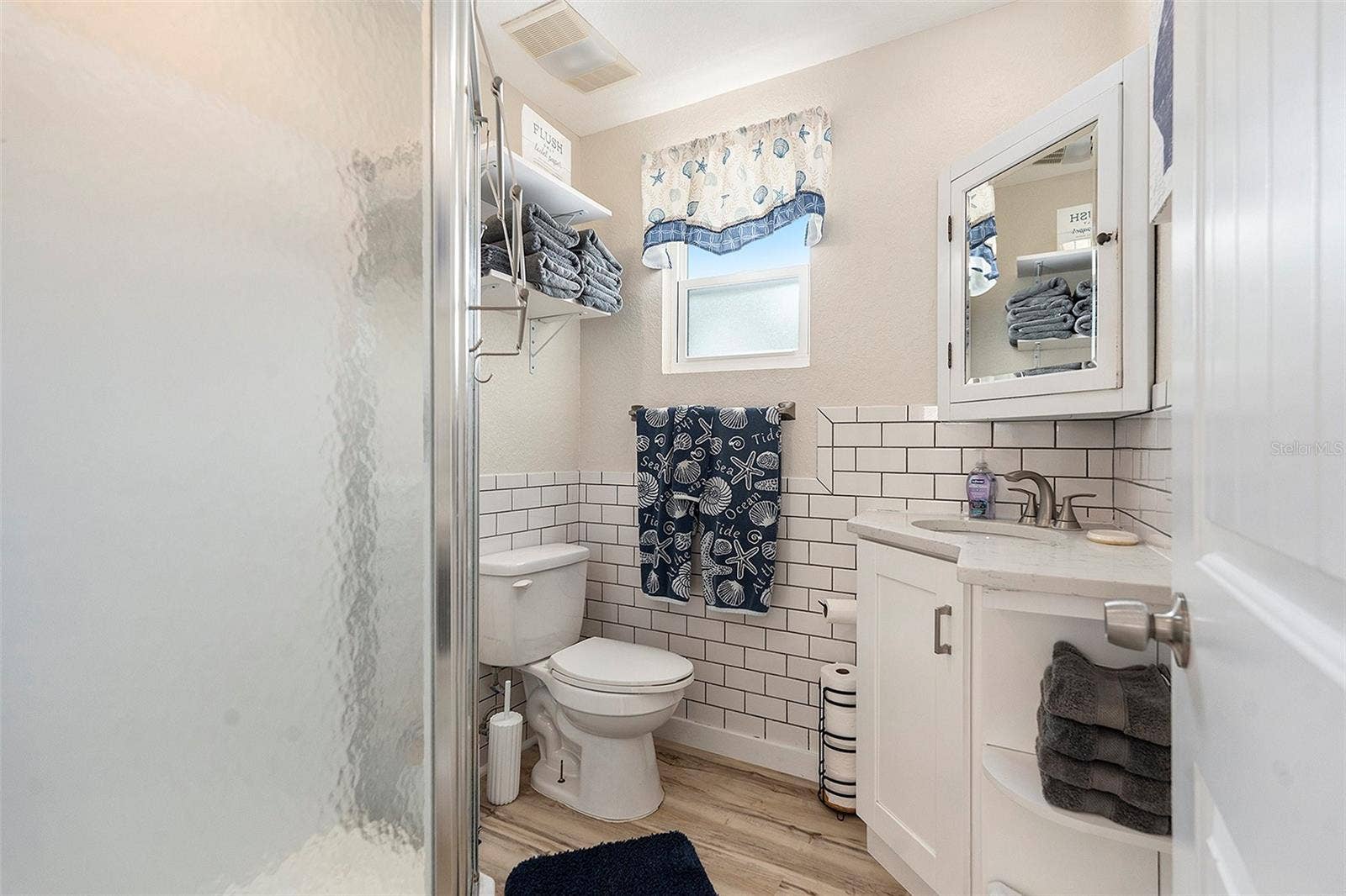 8425 W GULF BOULEVARD, Treasure Island, FL 33706 Montauk bath