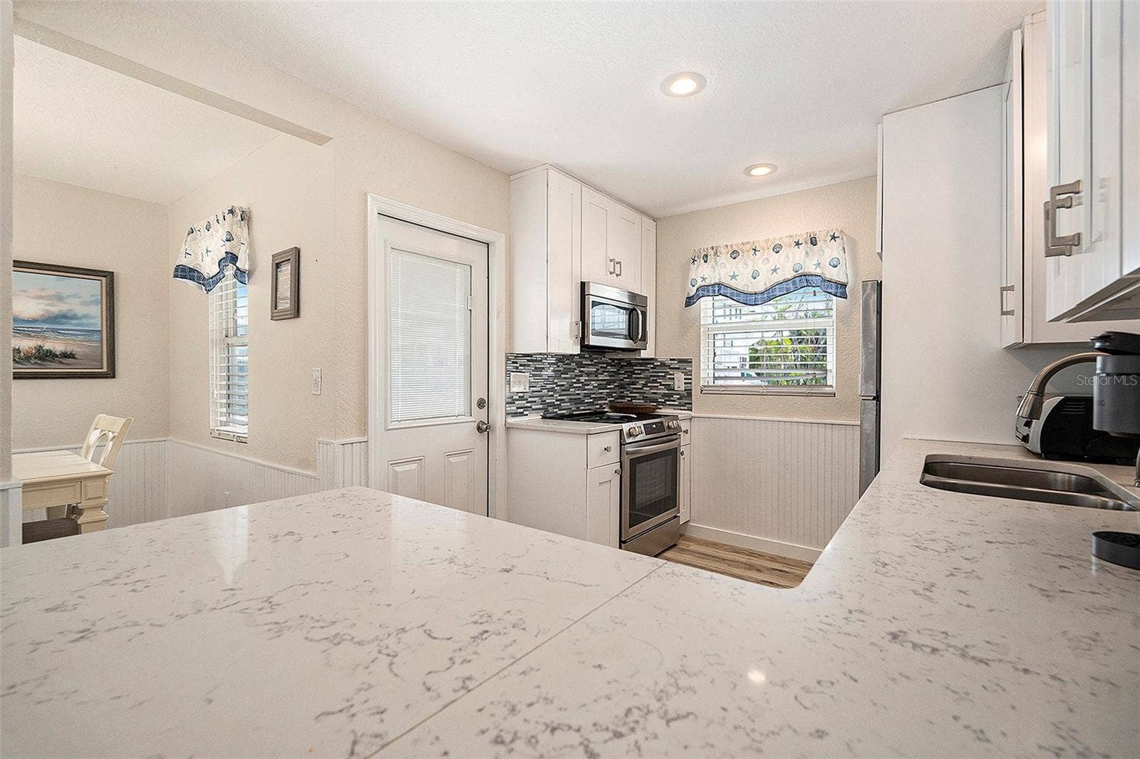 8425 W GULF BOULEVARD, Treasure Island, FL 33706 Montauk kitchen