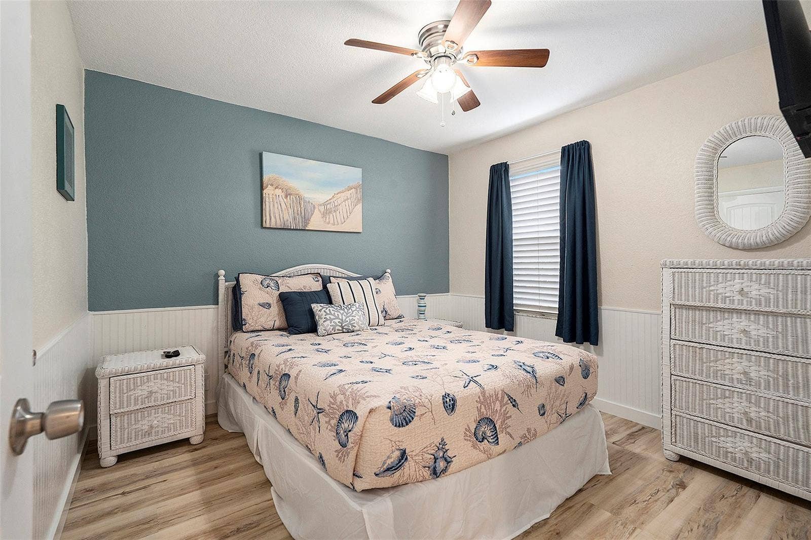 8425 W GULF BOULEVARD, Treasure Island, FL 33706 Sag second queen bed