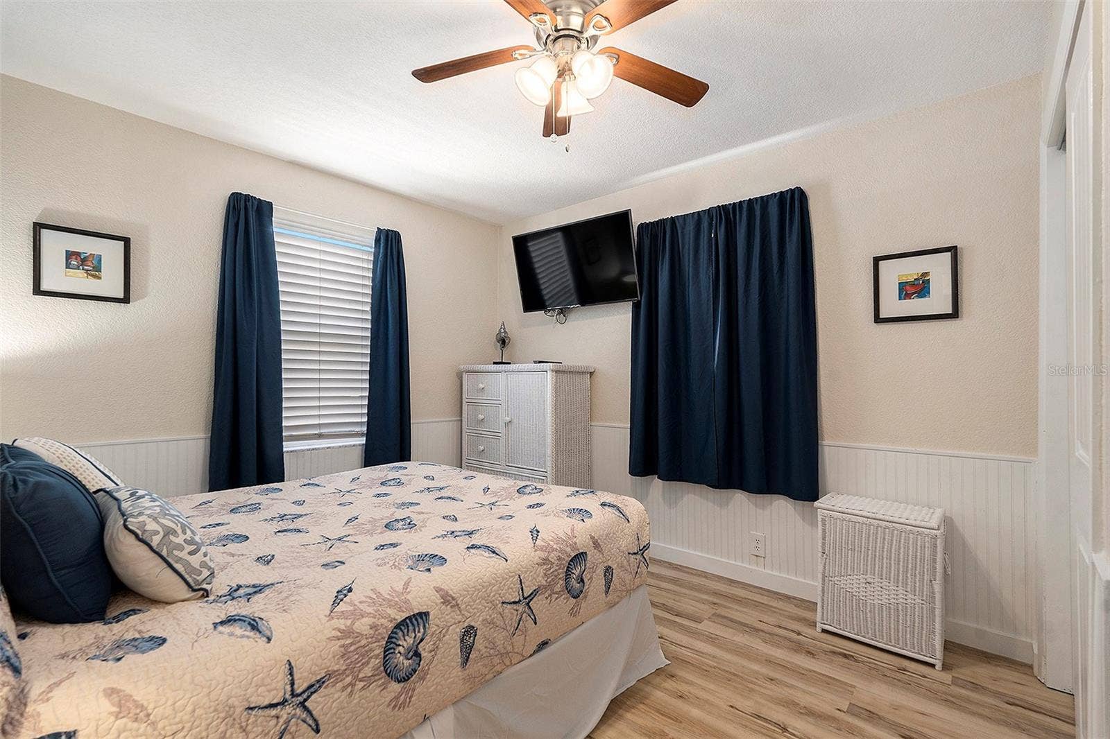 8425 W GULF BOULEVARD, Treasure Island, FL 33706 Sag first queen bed
