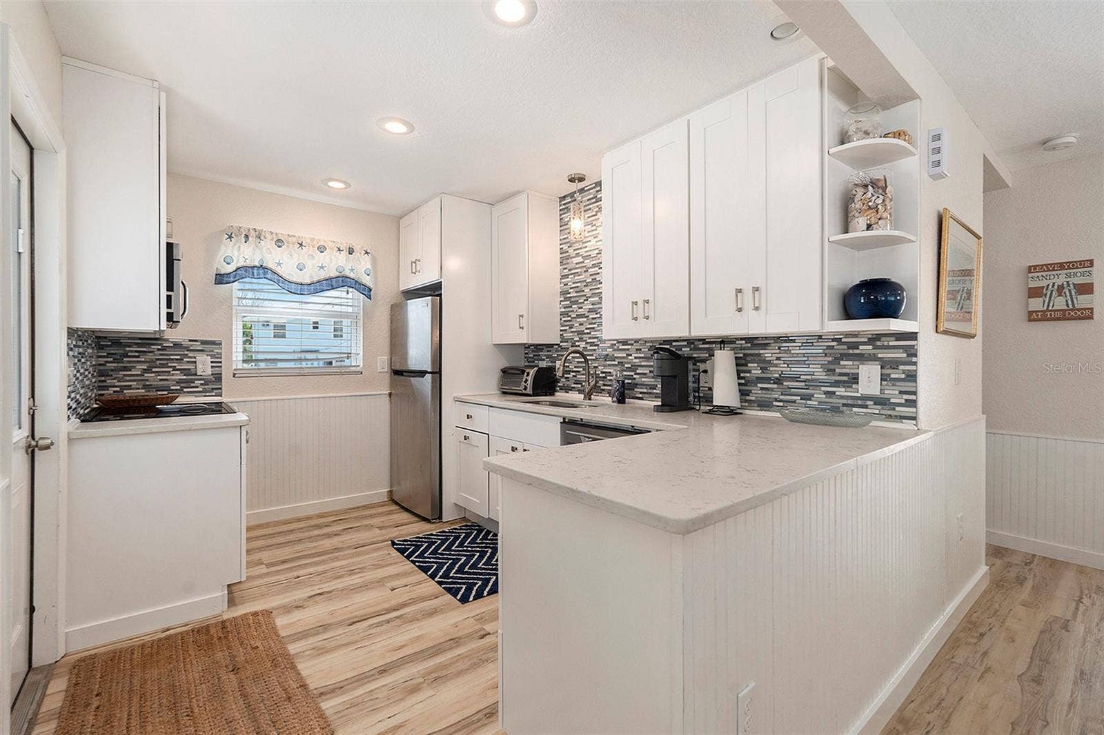 8425 W GULF BOULEVARD, Treasure Island, FL 33706 Montauk kitchen