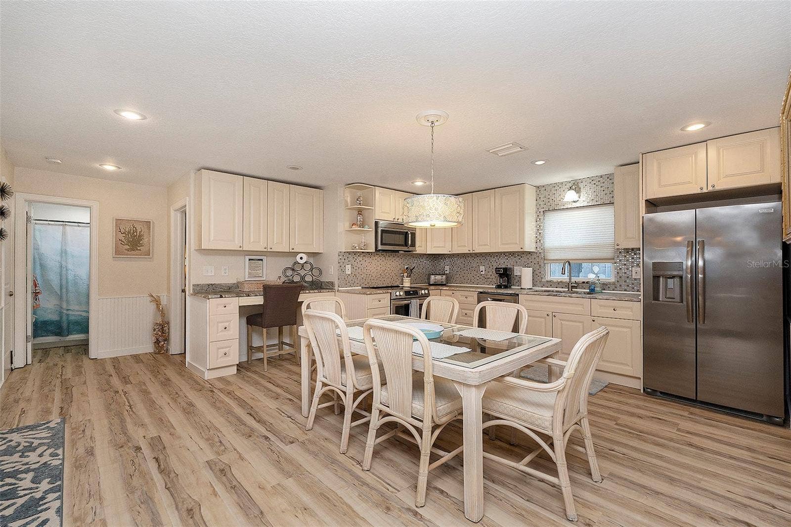 8425 W GULF BOULEVARD, Treasure Island, FL 33706 Northport dining kitchen