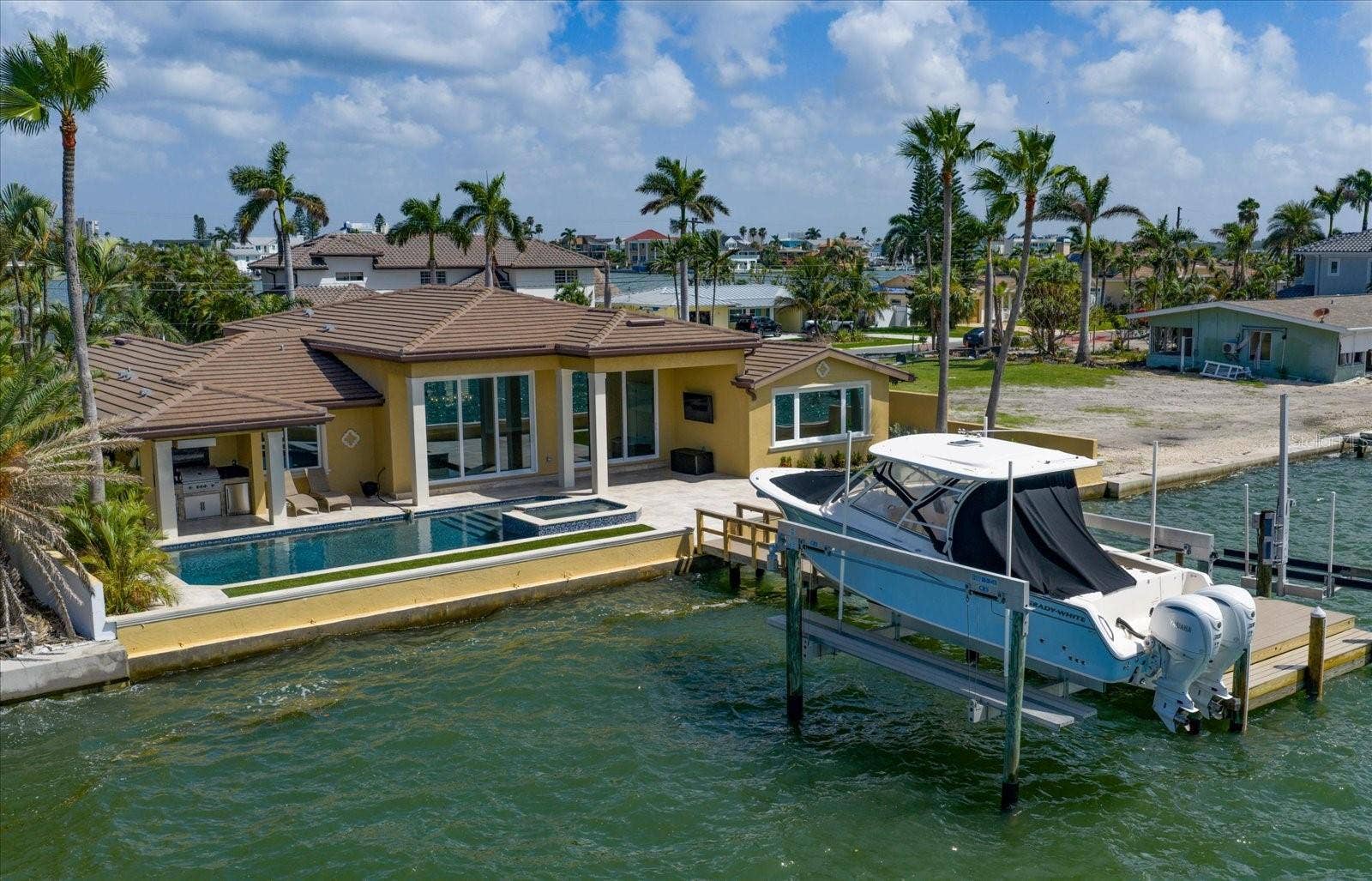 422 55TH AVENUE, St Pete Beach, FL 33706 422 55TH AVENUE, St Pete Beach, FL 33706