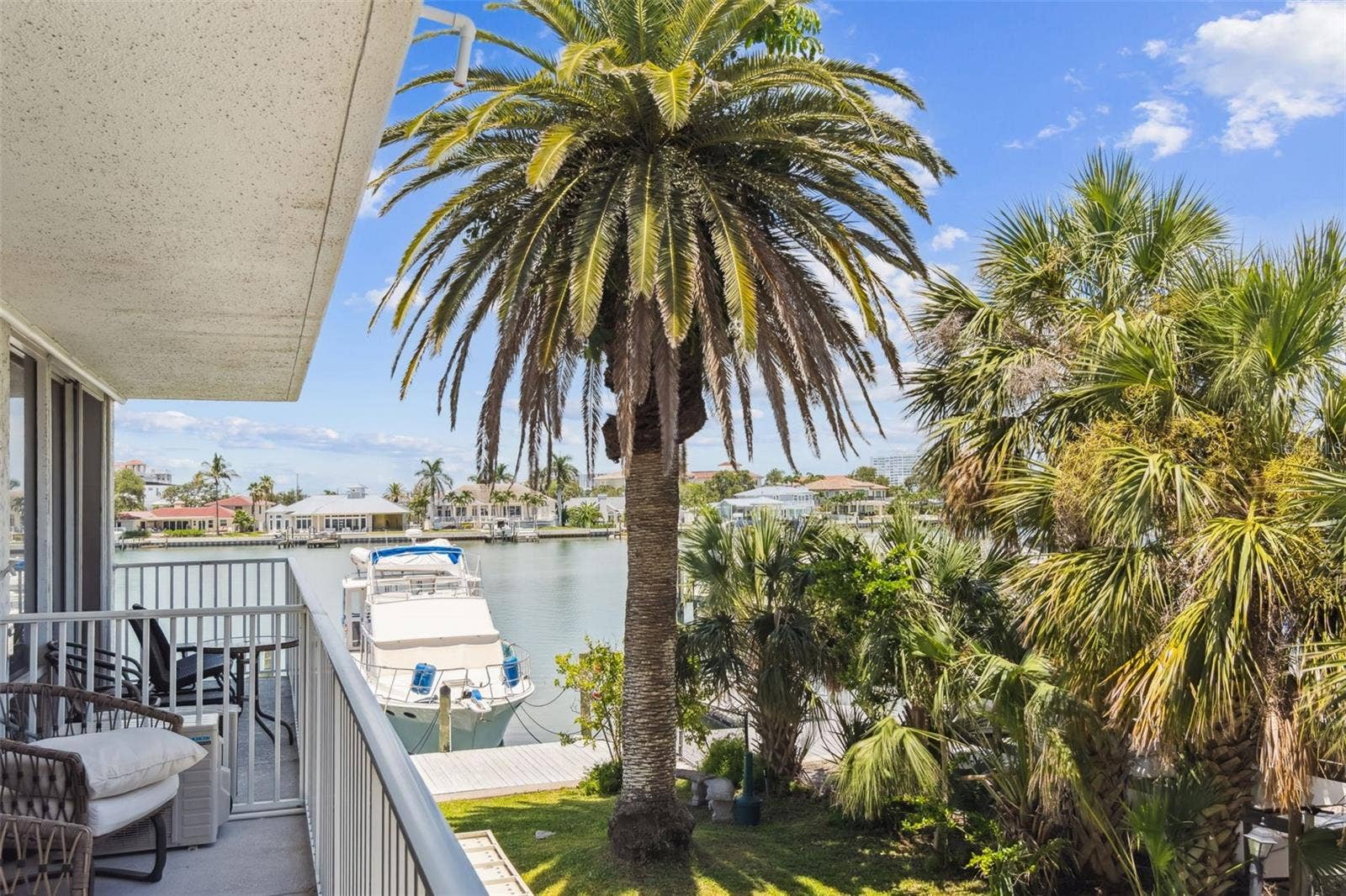 800 BAYWAY BOULEVARD, #17, Clearwater Beach, FL 33767 800 BAYWAY BOULEVARD, #17, Clearwater Beach, FL 33767