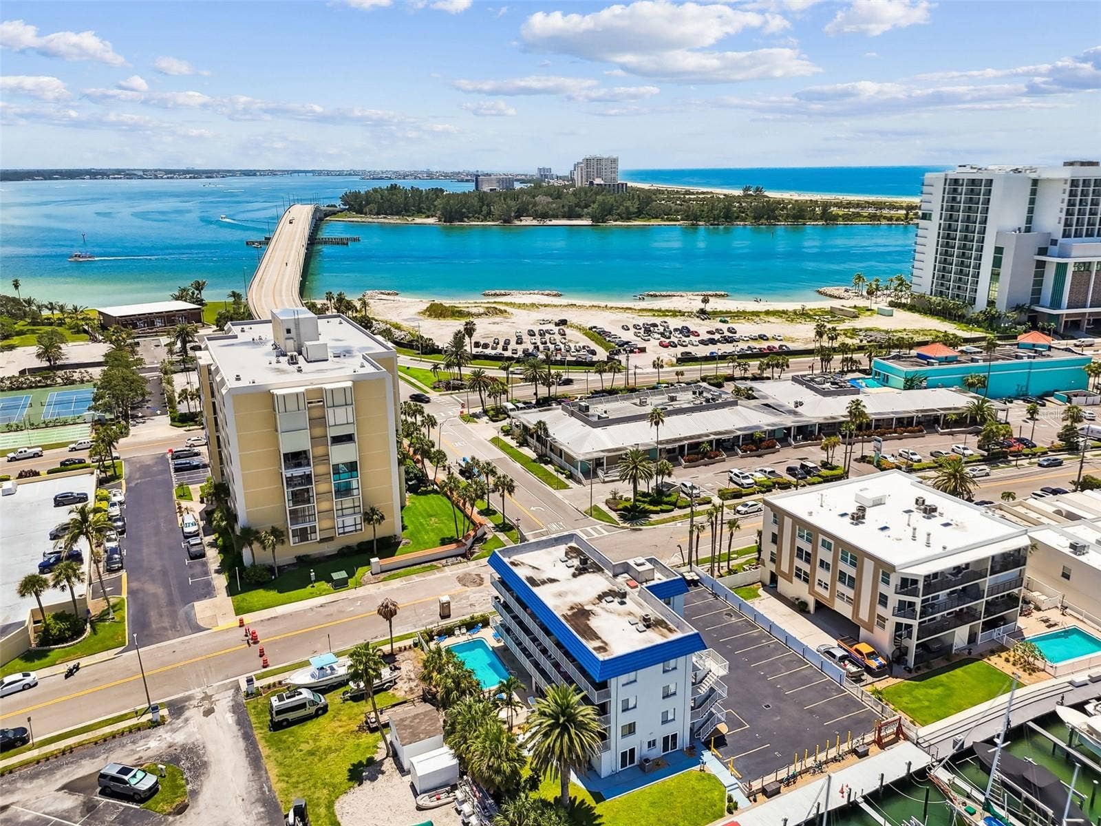 800 BAYWAY BOULEVARD, #17, Clearwater Beach, FL 33767 800 BAYWAY BOULEVARD, #17, Clearwater Beach, FL 33767
