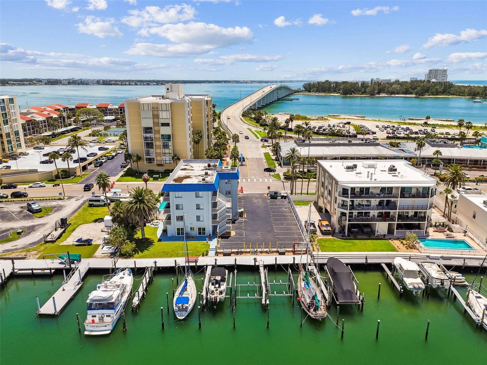 800 BAYWAY BOULEVARD, #17, Clearwater Beach, FL 33767 800 BAYWAY BOULEVARD, #17, Clearwater Beach, FL 33767