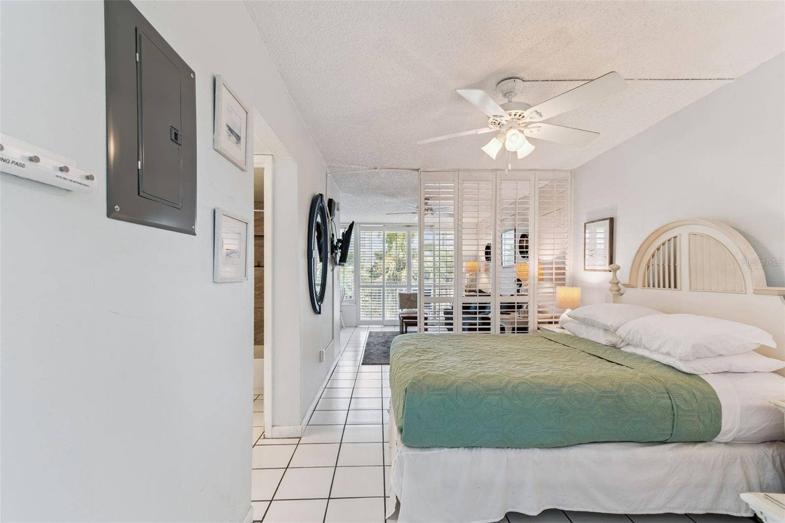 800 BAYWAY BOULEVARD, #17, Clearwater Beach, FL 33767 800 BAYWAY BOULEVARD, #17, Clearwater Beach, FL 33767