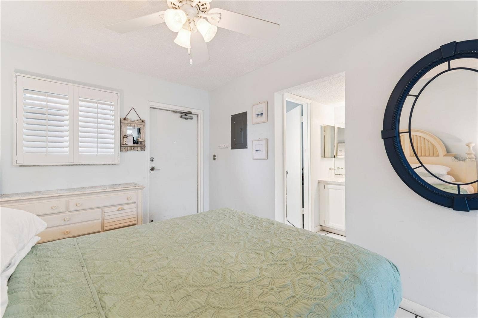 800 BAYWAY BOULEVARD, #17, Clearwater Beach, FL 33767 800 BAYWAY BOULEVARD, #17, Clearwater Beach, FL 33767