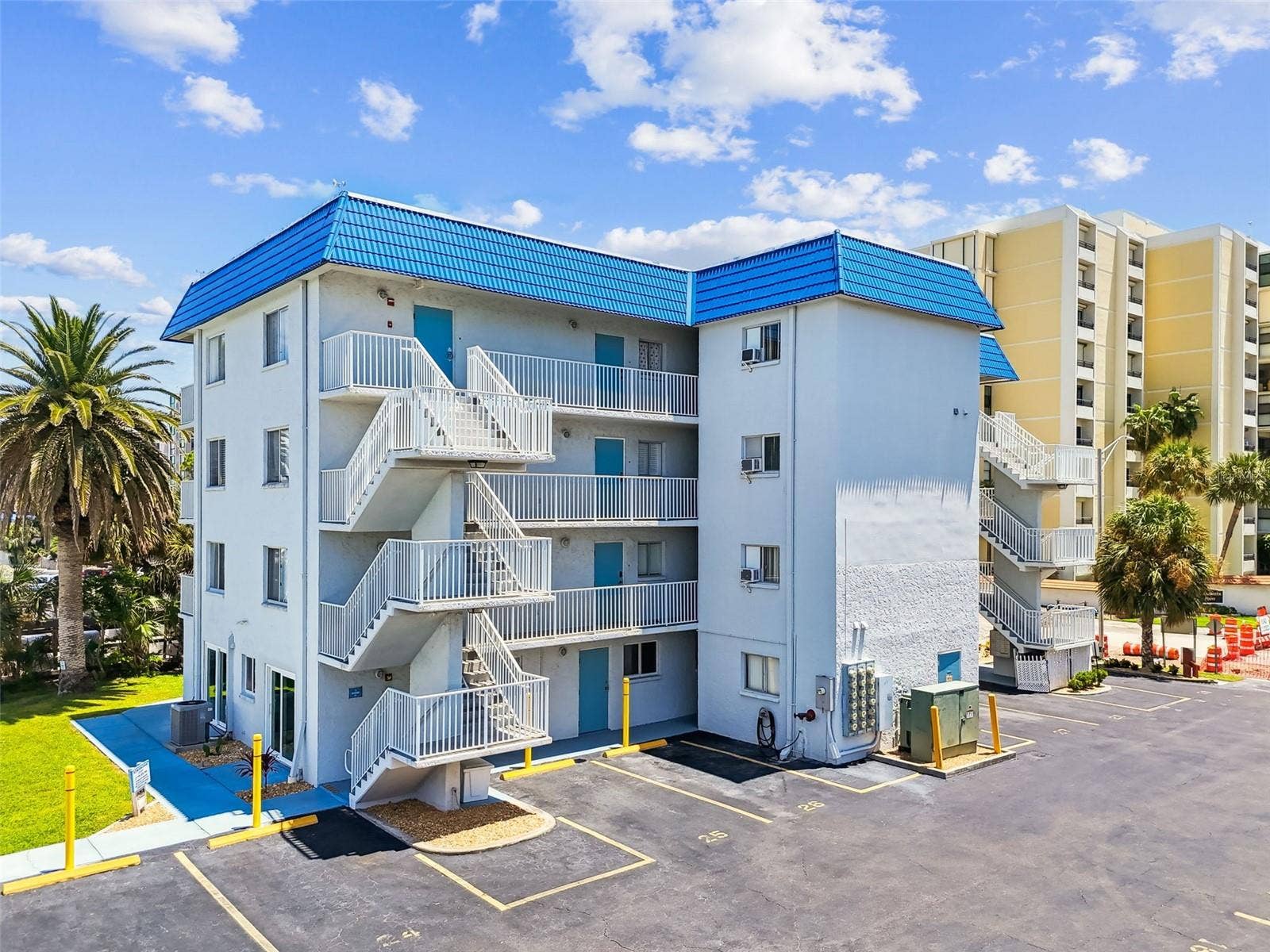 800 BAYWAY BOULEVARD, #17, Clearwater Beach, FL 33767 800 BAYWAY BOULEVARD, #17, Clearwater Beach, FL 33767