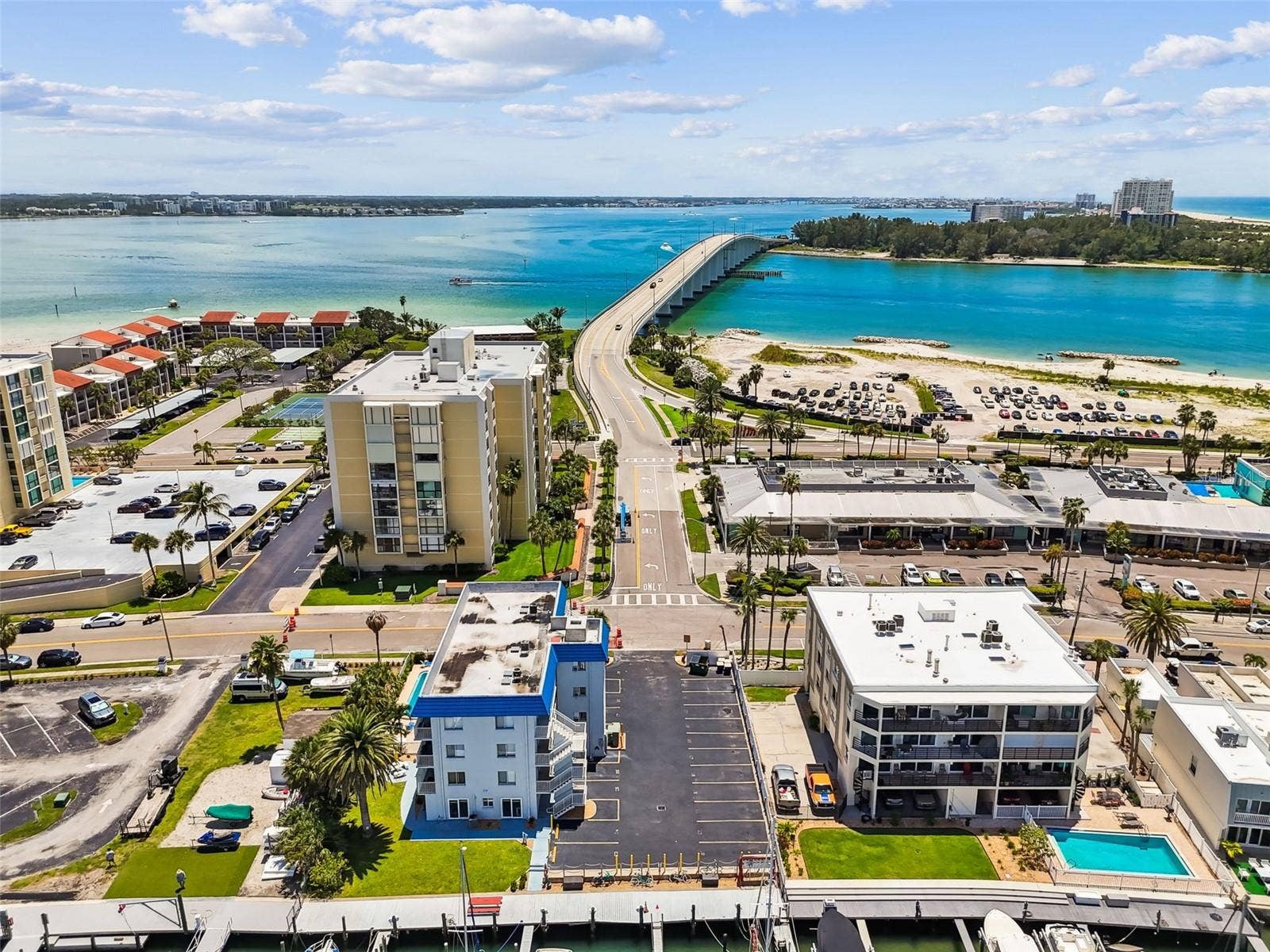 800 BAYWAY BOULEVARD, #17, Clearwater Beach, FL 33767 800 BAYWAY BOULEVARD, #17, Clearwater Beach, FL 33767