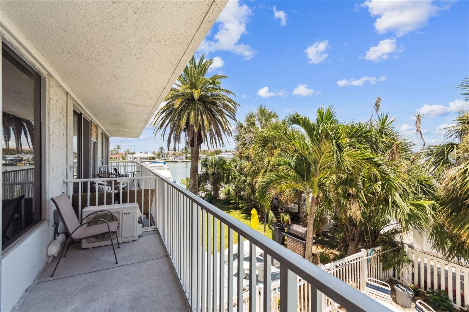 800 BAYWAY BOULEVARD, #17, Clearwater Beach, FL 33767 800 BAYWAY BOULEVARD, #17, Clearwater Beach, FL 33767