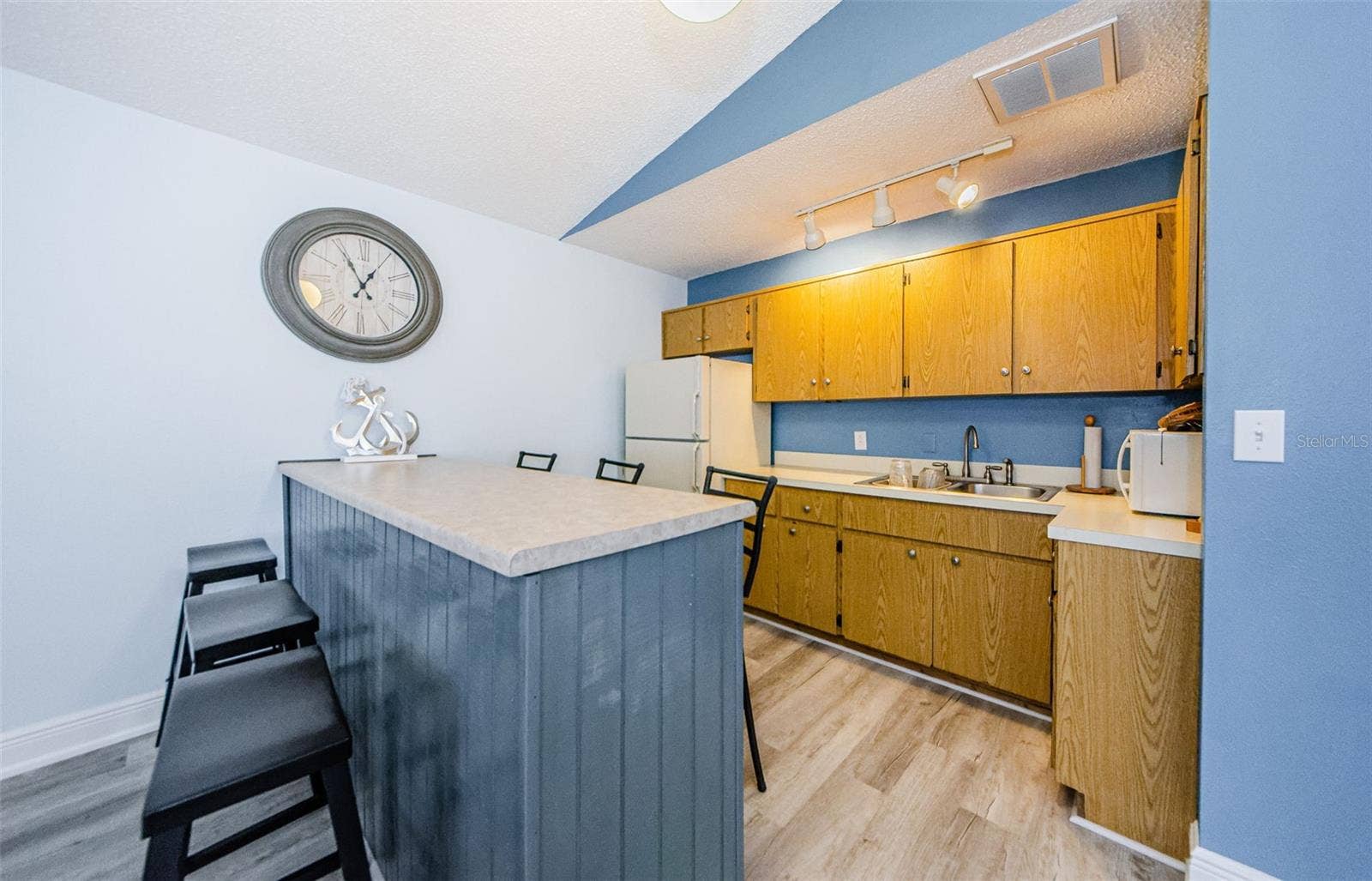 2119 ELM STREET, #103, Dunedin, FL 34698 2119 ELM STREET, #103, Dunedin, FL 34698