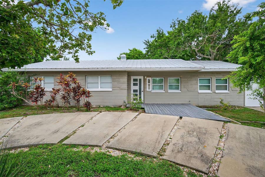 Property photo for 300 DAVISON AVENUE NE, St Petersburg, FL