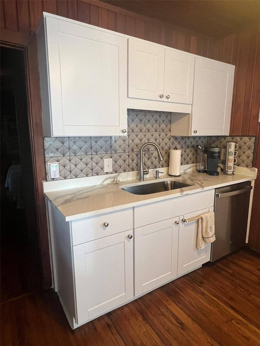 5 82ND AVENUE, Treasure Island, FL 33706 5 82ND AVENUE, Treasure Island, FL 33706