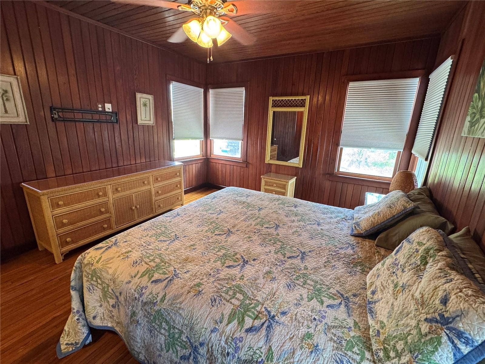 5 82ND AVENUE, Treasure Island, FL 33706 5 82ND AVENUE, Treasure Island, FL 33706