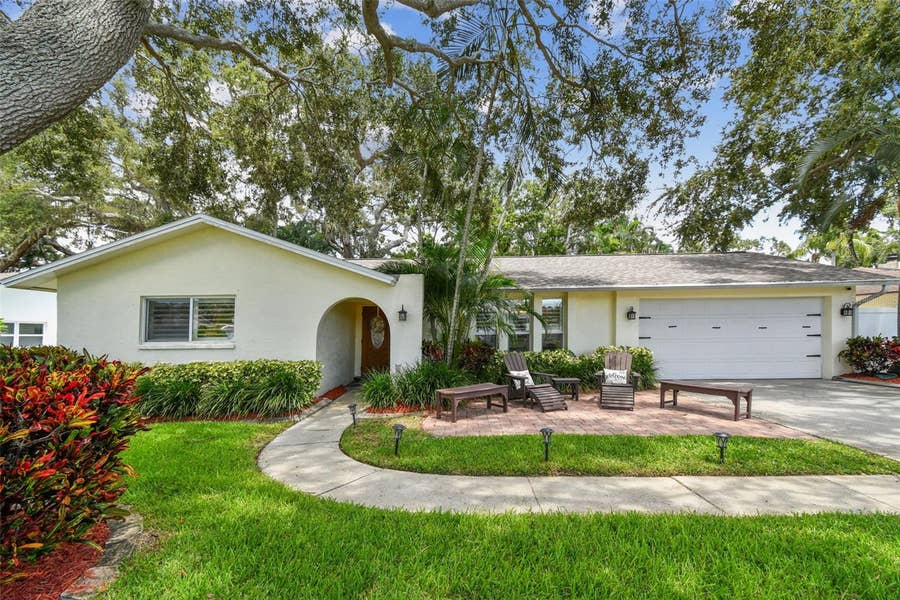 Property photo for 12801 KIMBERLY OAKS CIRCLE, Largo, FL