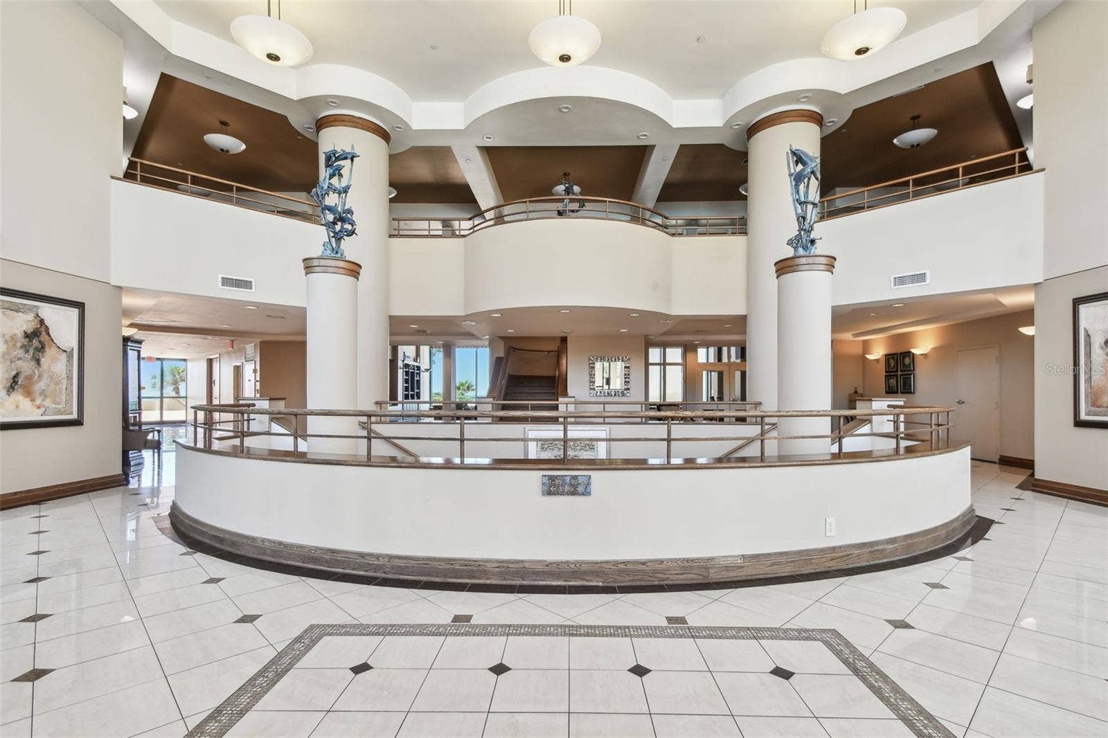 1560 GULF BOULEVARD, #306, Clearwater Beach, FL 33767 Front lobby entrance