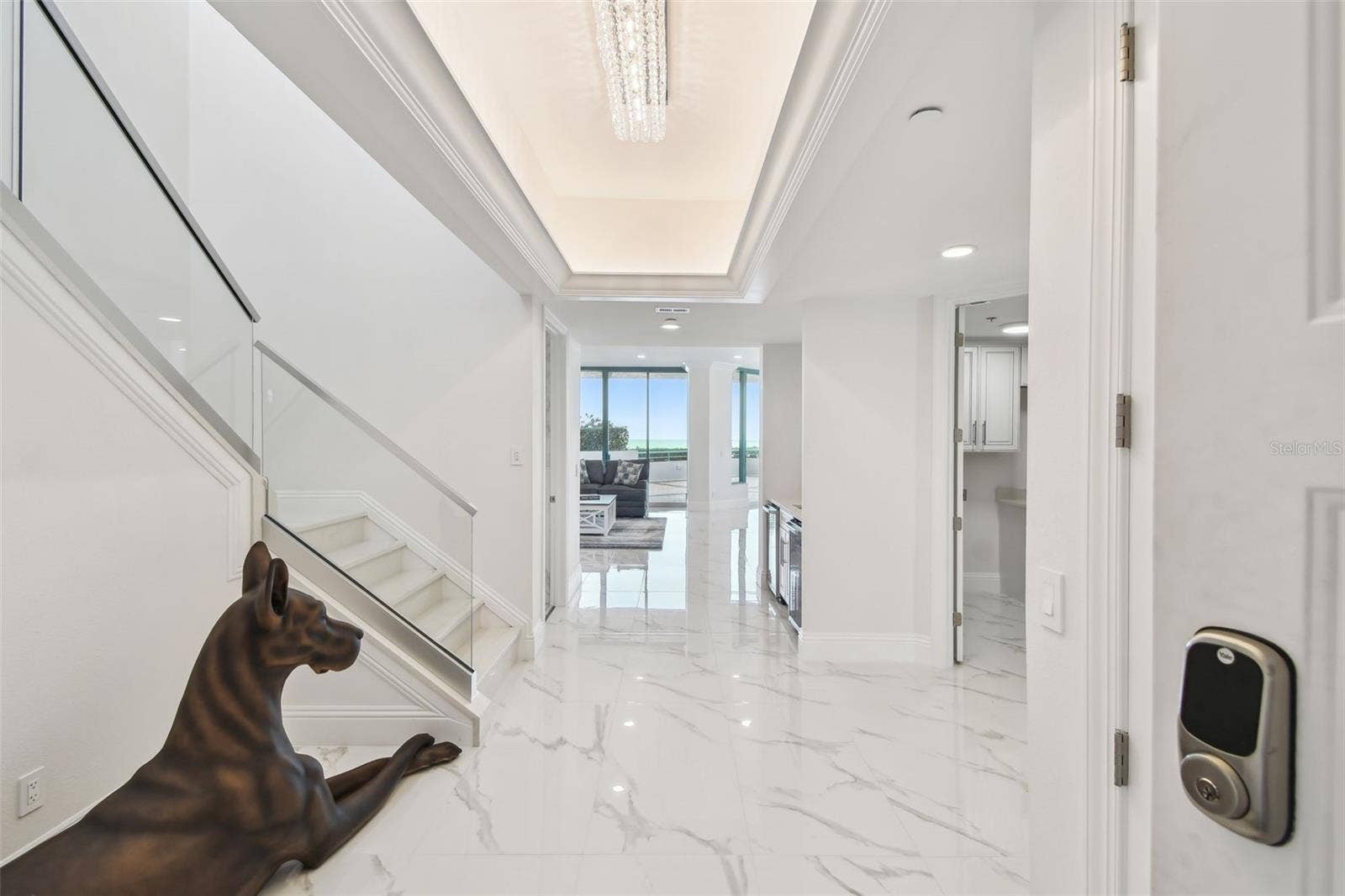 1560 GULF BOULEVARD, #306, Clearwater Beach, FL 33767 Foyer