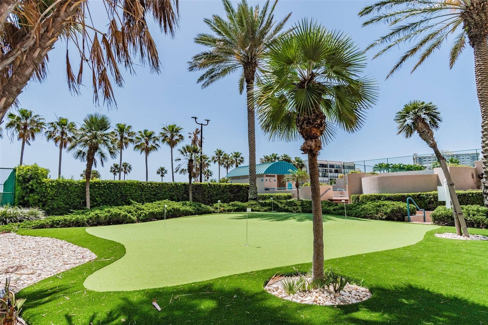 1560 GULF BOULEVARD, #306, Clearwater Beach, FL 33767 Putting Green
